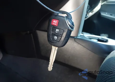 2016 Toyota Rav4 Le z USA, uszkodzony, nr VIN 2T3BFREV7GW471908